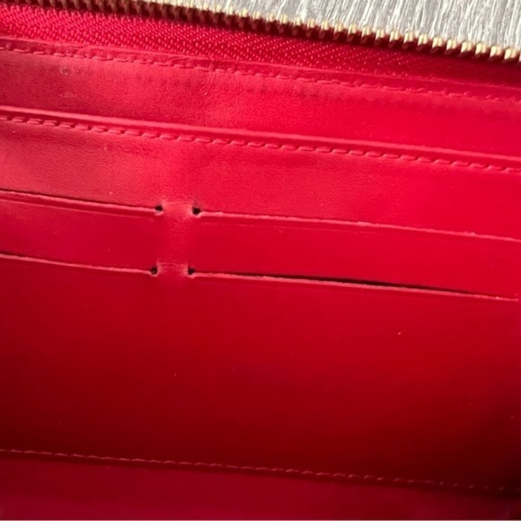 Authenticated Used Louis Vuitton Zippy Wallet  Monogram Vernis Pomme d'Amour Red - Picture 11 of 16